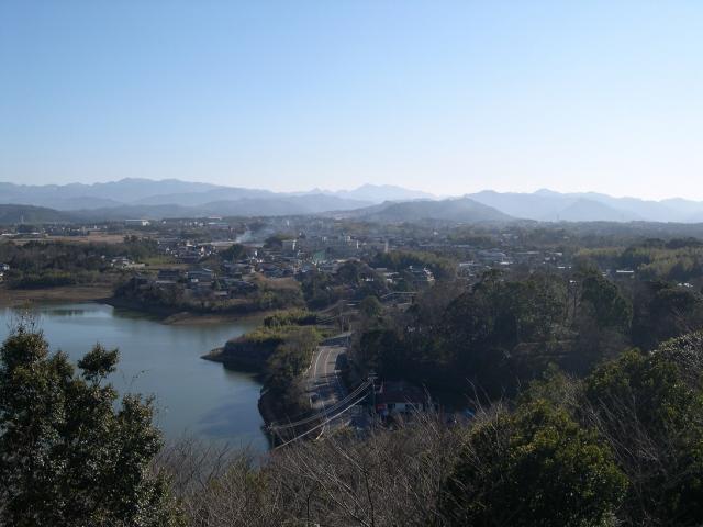 山頂から南を臨む（英彦山・犬ヶ岳山地）