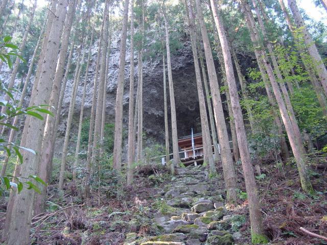 鷹崛参道「蹴上の石段」